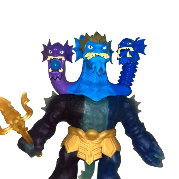 Heroes of Goo Jit Zu Deep Goo Sea TRIPLE BITE Hydra 3-Headed Figure with Trident - Picture 2 of 3